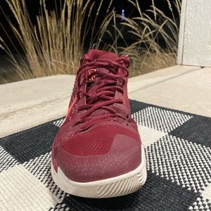Kyrie 3 • Size 10